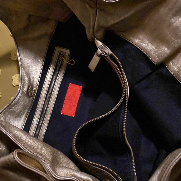 Authentic vintage Valentino Gold Hobo bag - Picture 5 of 7